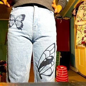 Girly Butterfly jeans >.<
